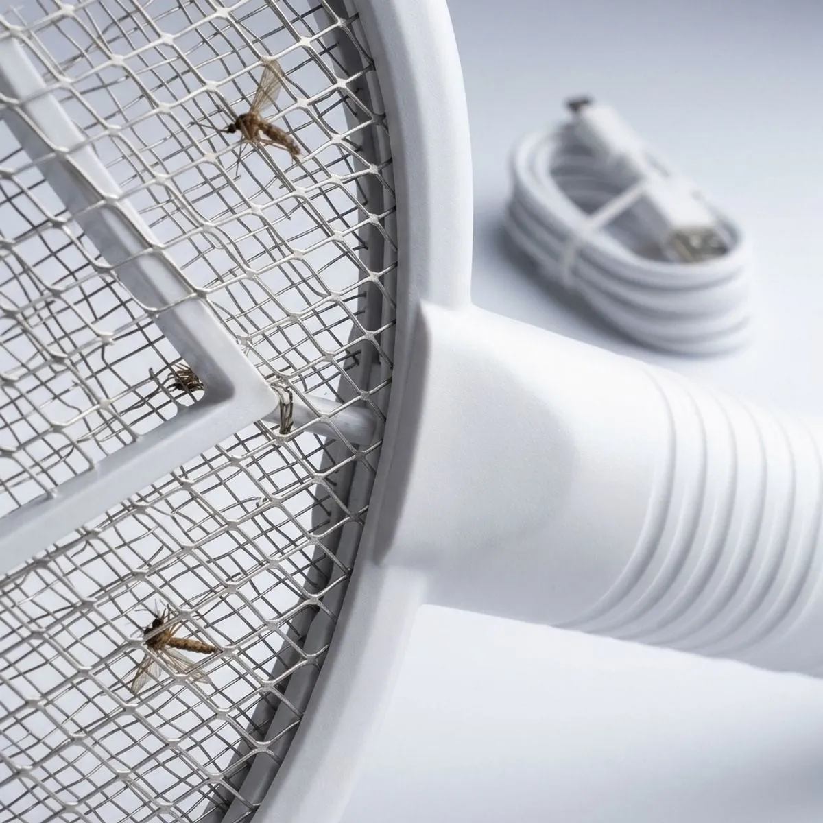 USB Electric Mosquito Swatter — Purple Light Zapper — photo 3